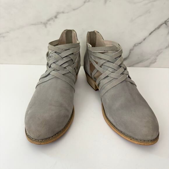 Coldwater Creek Womens Strappy Bootie Boot Size 8.5 Suede Leather Neutral Gray - Picture 1 of 10